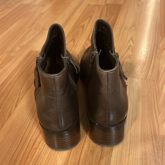 Cole Haan Hayes Flat Bootie. Brown leather. Size 8.5. - Picture 2 of 11